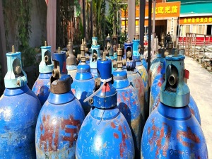 在赣州，工业采用什么方法制取氧气？